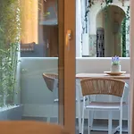 Iosif Luxury Center Apartman Néosz Marmarász